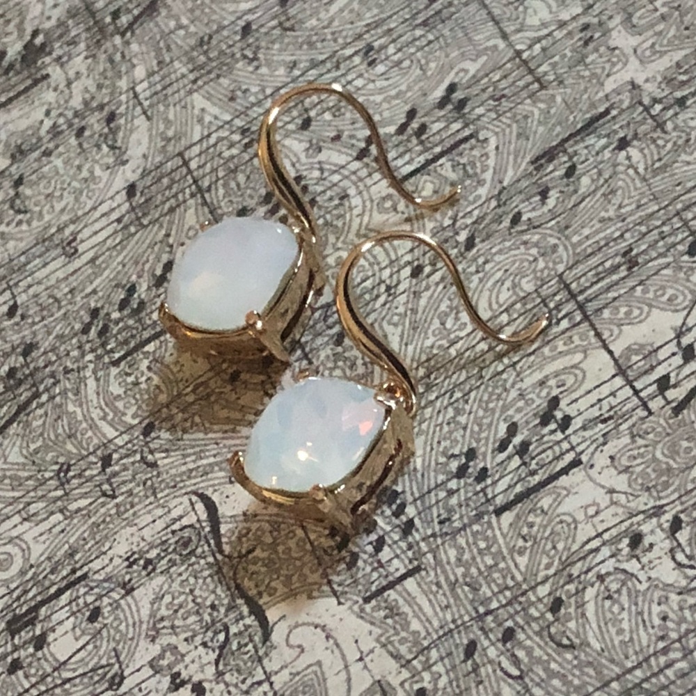 💋✨14K Gold plated white earrings✨👠